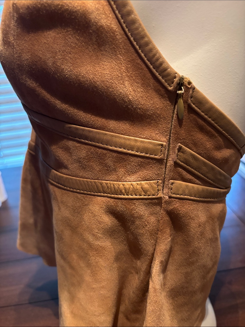 “Rare” Coach Suede Halter Peplum Top - Cognac - Picture 4 of 13